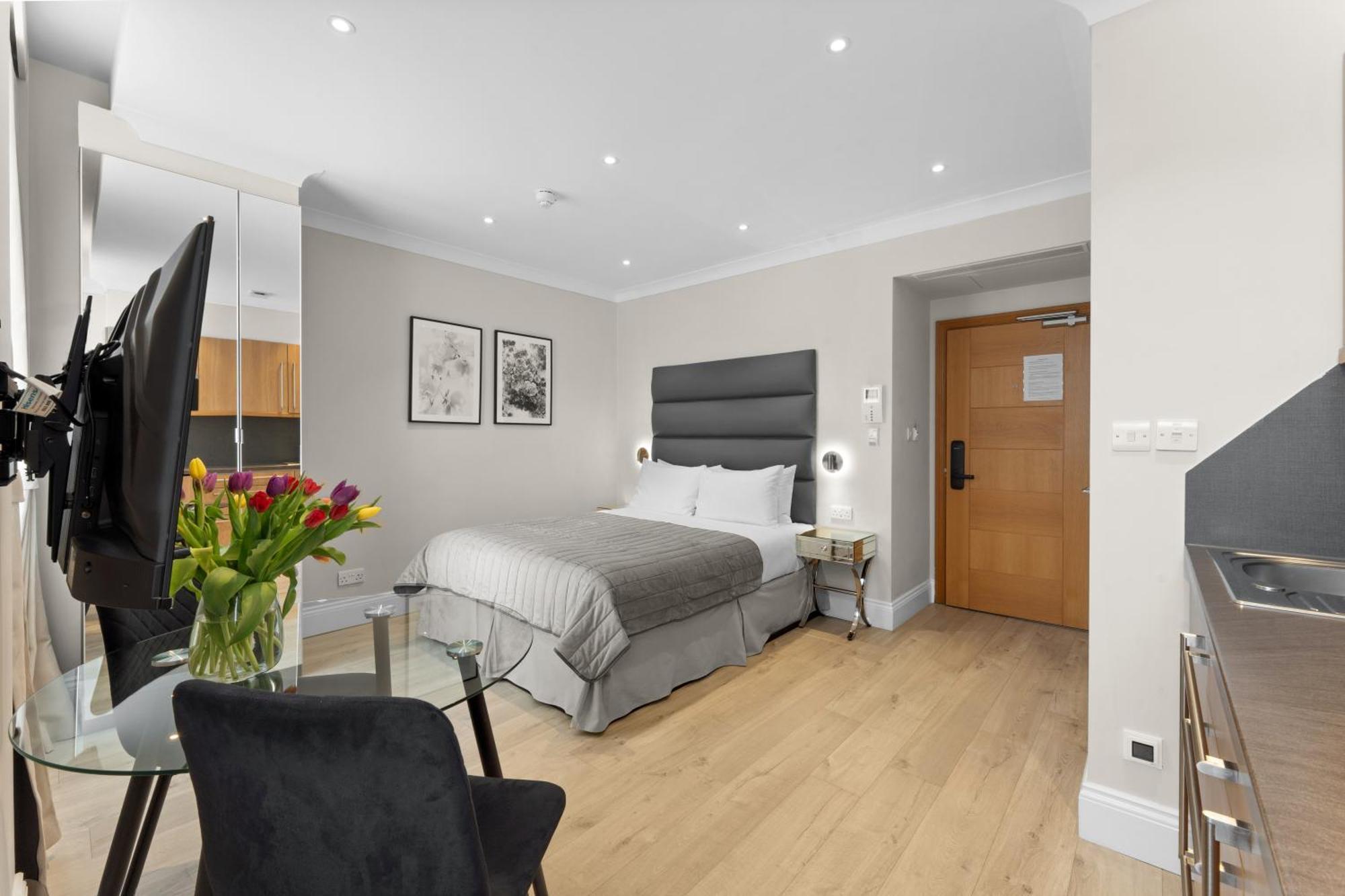 Cleveland Residences Russell Square Лондон Экстерьер фото