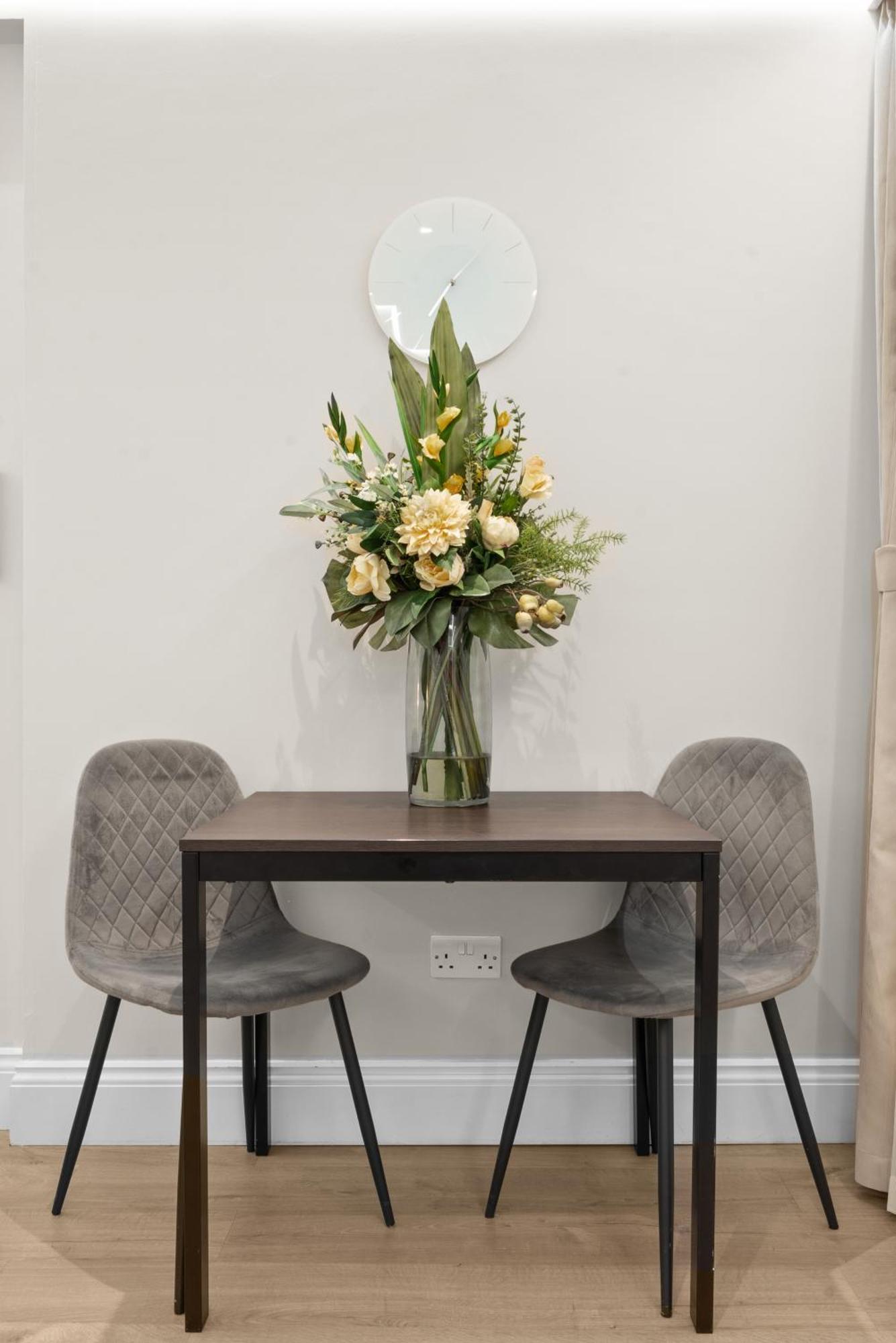 Cleveland Residences Russell Square Лондон Экстерьер фото